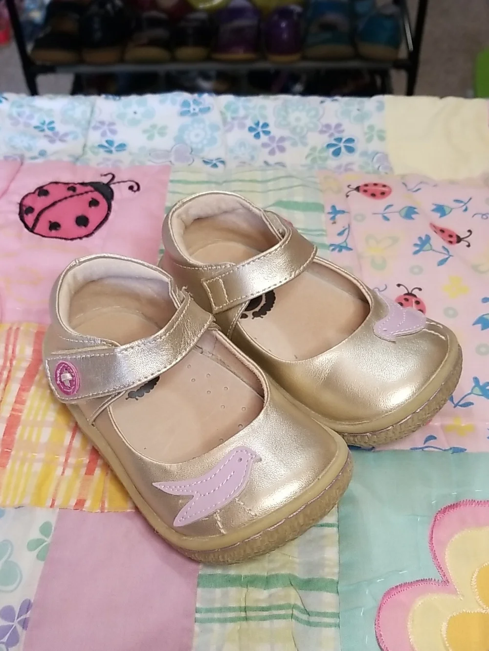 Livie & Luca Metallic Gold Leather Mary Janes with Lavender Bird Size 7 Pio Pio
